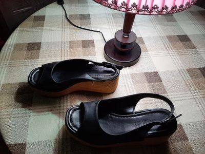 Продаю летние босоножки 38 размера. Производство Турция.