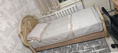 Детский кровать(2) и шкаф, как новый, в харошим состоянии