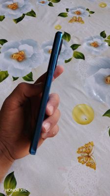 Telefon narxi 1.500 telifonga javob karobka dakument bor k