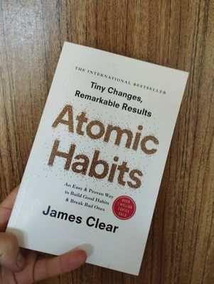 Книга на английском языке Atomic habits
