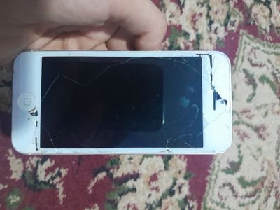 Iphone 5 ishlaydi ekrani singan