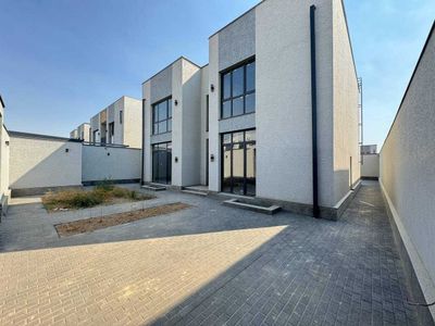Продаётся Alfraganus коттеджный городок 5.2 сотки коробка 10 комнат !