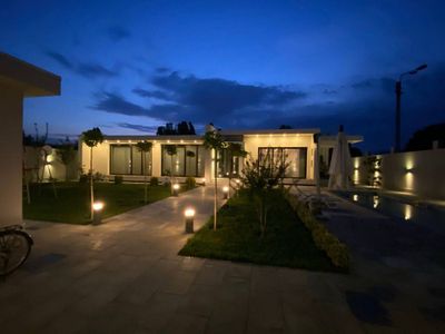 Продается современный дом в стиле Modern в Бектемирском районе! 10 сот
