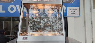 Grill aparat va vitrina sotiladi holati ideal biznes uchun