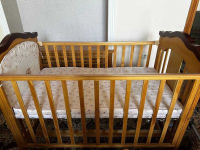 Продам детскую кроватку