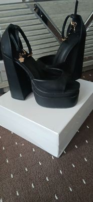 VERSACE