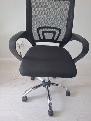 Продаётся новый стул, качество новое, отличное