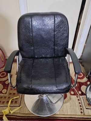 Salon jixozlari sotiladi