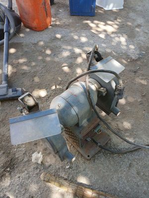Продаётся точильный станок на 220/380v