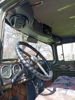 Zil 130g sotiladi
