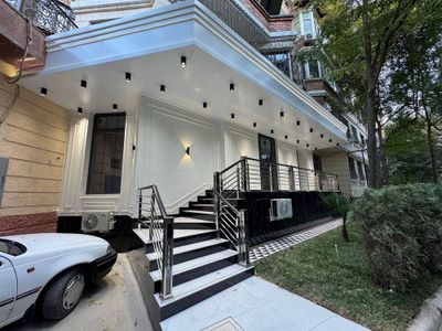 Чехова , B&B , Бон кафе | 125кв - нежилое помещение Продажа