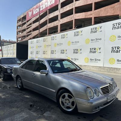 Mercedes W210, 2001