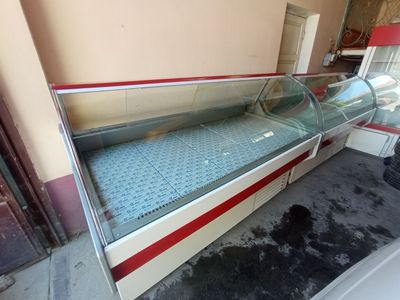 Витрина холодильниклар сотилади