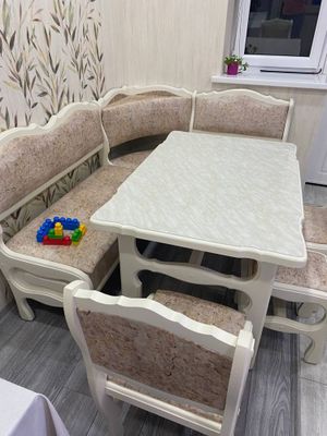 Кухонный уголок из дерева