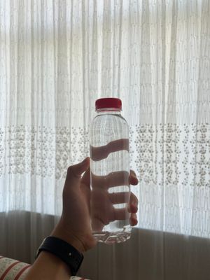 Бутылка для воды,прозрачная с красным крышками