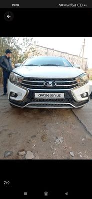 Lada wesat s cross