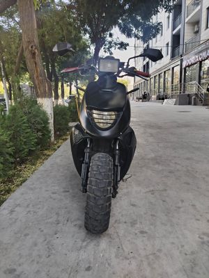 Skuter sotiladi srochna 80kub