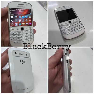 Blackberry qwerty phone