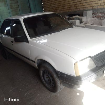 Opel ascona 1986