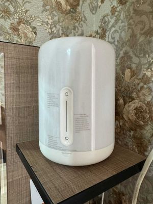 Ночник Xiaomi Mi Bedside Lamp 2 — умная лампа с мягким светом