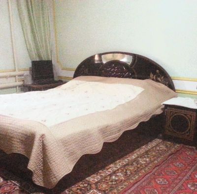 Спални ва 2 тумбочкаси блан сотилади нархи 500.000 сум