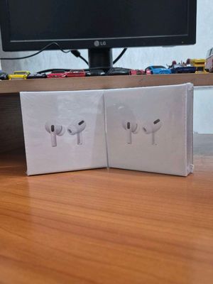 Продаются airpods новые запакованые