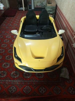 mashina ferrali f8