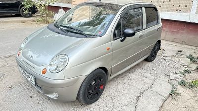 Бир кул салондан 2008 йил оганмиз