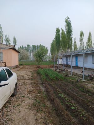 Uy sotiladi. Kotta hovli sotiladi .