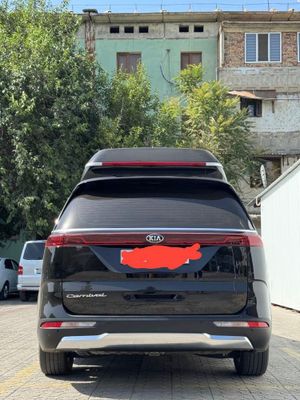 Kia karnival sotilad