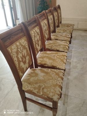 Стол ва стуллар сотилади