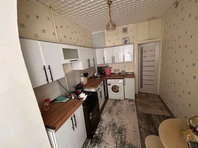 Продаётся 4 комнатная квартира