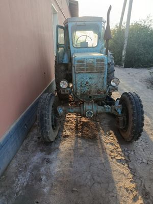 Traktor T-40 zudlik bilan sotiladi