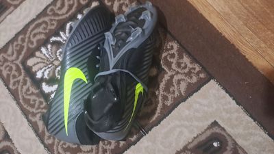 butsa nike 41 razmer kiyilmagan menga katta ekan