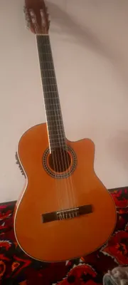 gitara sotiladi, narxi 100$