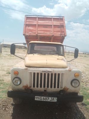 Gaz 53mashinasi sotiladi