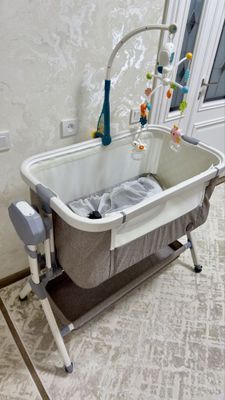 Срочно новая кроватка люлька с укачиванием и музыкой