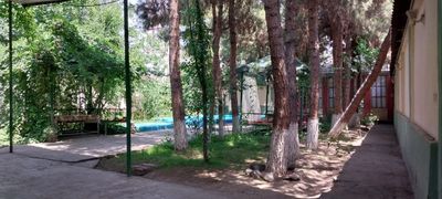 Tuzelda 8 sotx uchaska sotiladi basen letniy kuhniya 2 ta honasi bor s
