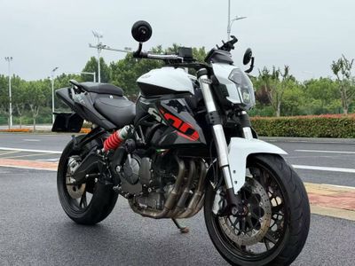 Городской мотоцикл Benelli TNT 600