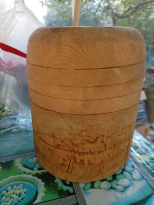 Продаю деревянную подставку для парика.