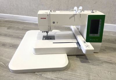 Вышивальная машина Janome 450E. Отличное состояние с коробкой.