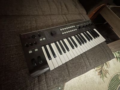 KORG R3 Синтезатор/Вокодер