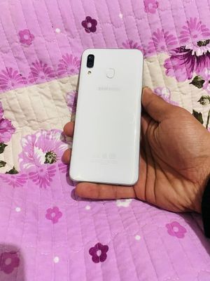 Samsung galaxy A30 white ideal