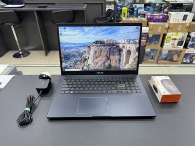Asus Vivobook blue Ozu 4 Ssd 128 sastayana zor Pentium Padsvetkasi bor