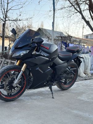 Мотоцикл 200 куб