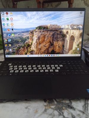 Продаю свой ноутбук DELL 256gb