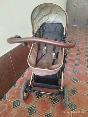 kolyaska sotiladi xolati yaxshi kop ishlatilmagan