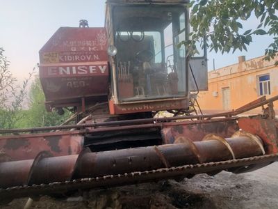 Yenesey Qanbayn sotiladi srochno