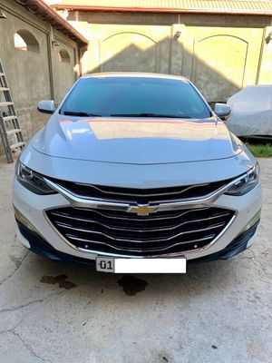 Malibu 2 LT 2018 2.4 атмосферный, белый жемчуг