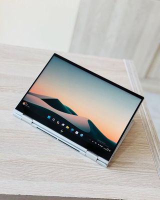 HP envy x360 core i5